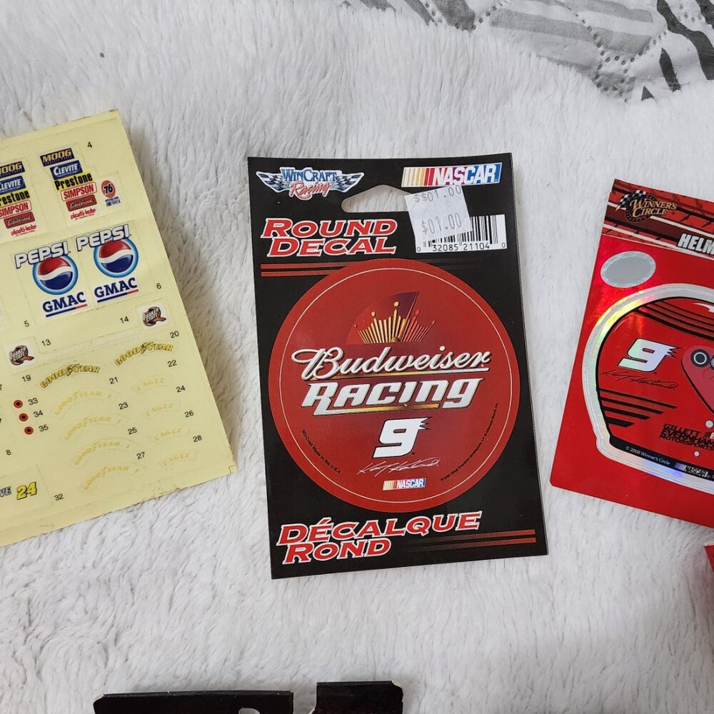 Jeff Gordon Memorbelia, Lots of items in this grouping. - Picture 4 of 10